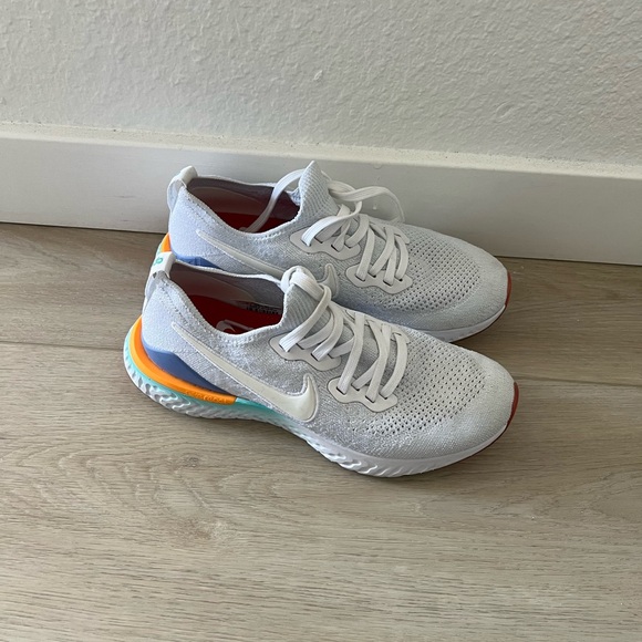 Nike Women’s Epic React Flyknit 2 - Picture 4 of 6